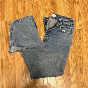 Abercrombie & Fitch- The 90s Straight Ultra High Rise